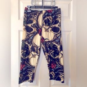 Sz 1X Leggings Depot Capri Style SUPER SOFT!! Awesome Design (gently loved)